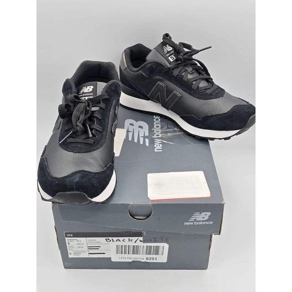 New Balance® Women's 8 M Classics 515 v3 Running Shoes in Black/White - Used -VG